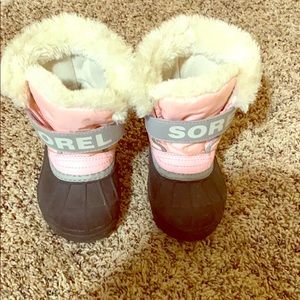 *sold*Girls size 7 Sorel winter boots